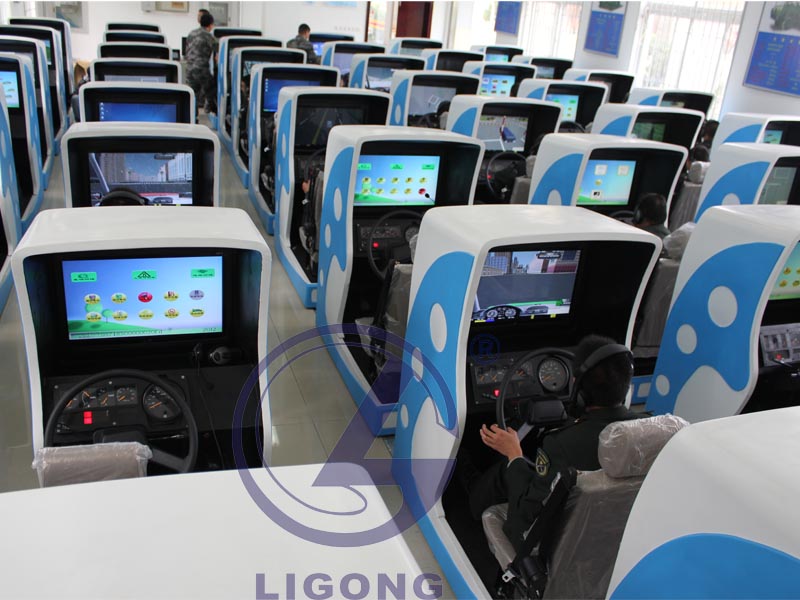 汽車駕駛模擬器、汽車模擬駕駛器、駕吧模擬器