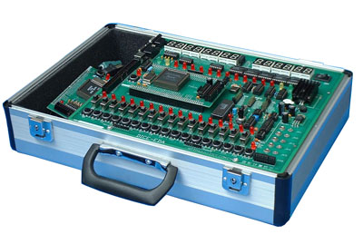    LG-EDA01型 實(shí)驗(yàn)開發(fā)系統(tǒng)，一改傳統(tǒng)數(shù)字電路實(shí)驗(yàn)系統(tǒng)“芯片＋連線”做法，而采用CPLD或FPGA等大規(guī)模在線可編程器件,使數(shù)字電路的硬件軟設(shè)計(jì),即電子設(shè)計(jì)自動(dòng)化EDA.該系統(tǒng)支持眾多著名公司的CPLD/ FPGA芯片應(yīng)用開發(fā)，并配有相應(yīng)的開發(fā)軟件,適用廣大高校的EDA數(shù)學(xué)實(shí)驗(yàn)、課程設(shè)計(jì)和畢業(yè)設(shè)計(jì)，同時(shí)也為科研院所提供了良好的開發(fā)環(huán)境。 