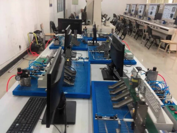 材料分揀控制實(shí)訓(xùn)系統(tǒng)